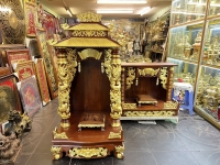 Dát vàng bàn thờ thần tài mái chùa tại Sài Gòn